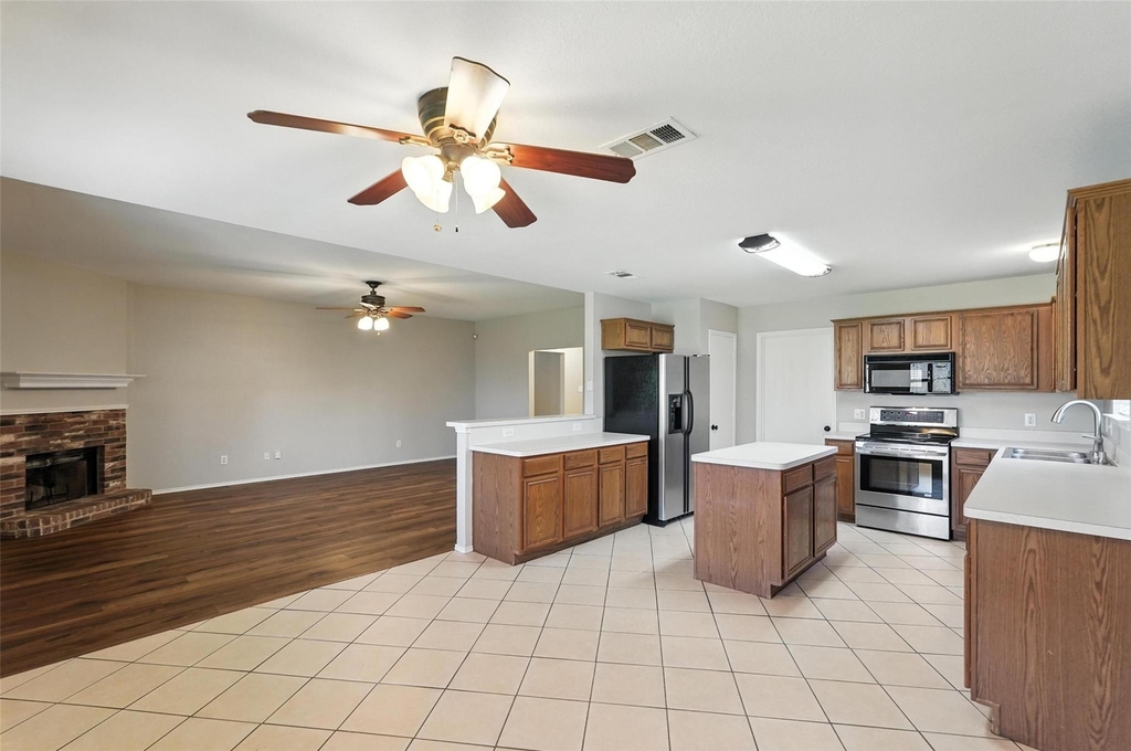 1516 Marti Drive - Photo 7