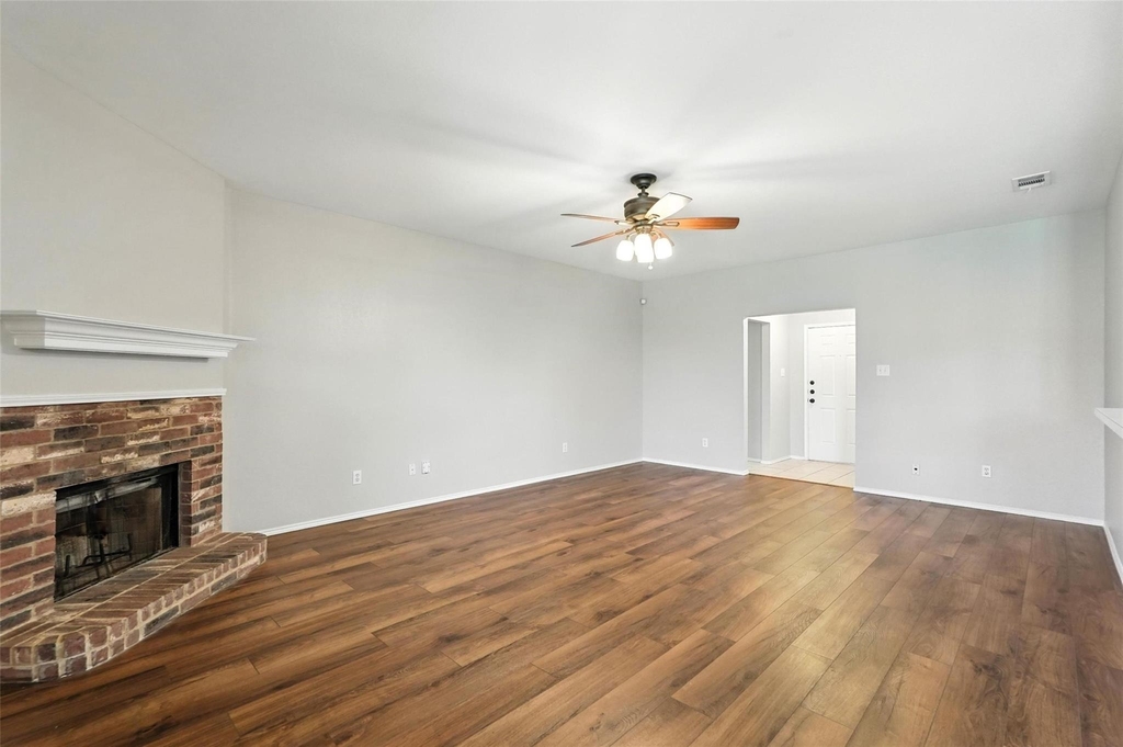 1516 Marti Drive - Photo 2