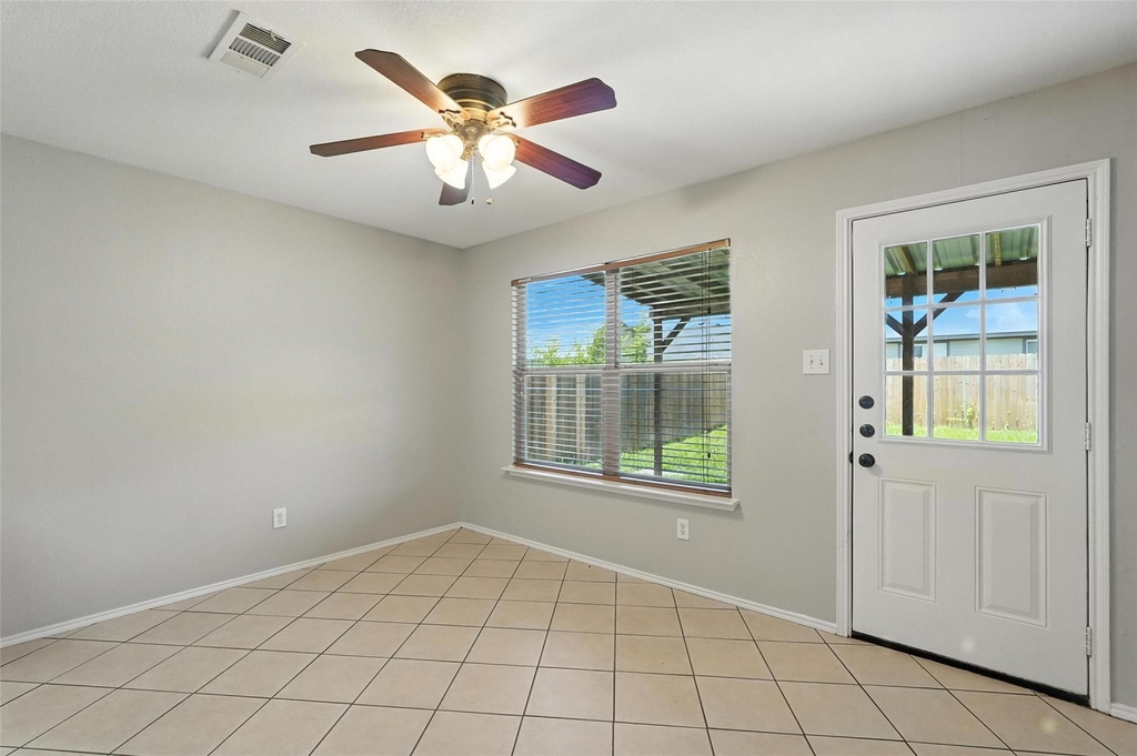 1516 Marti Drive - Photo 5