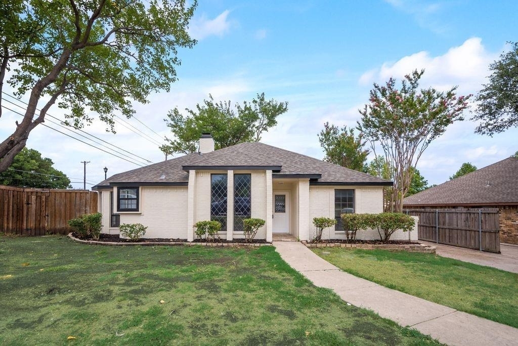 8880 Woodstream Drive - Photo 3