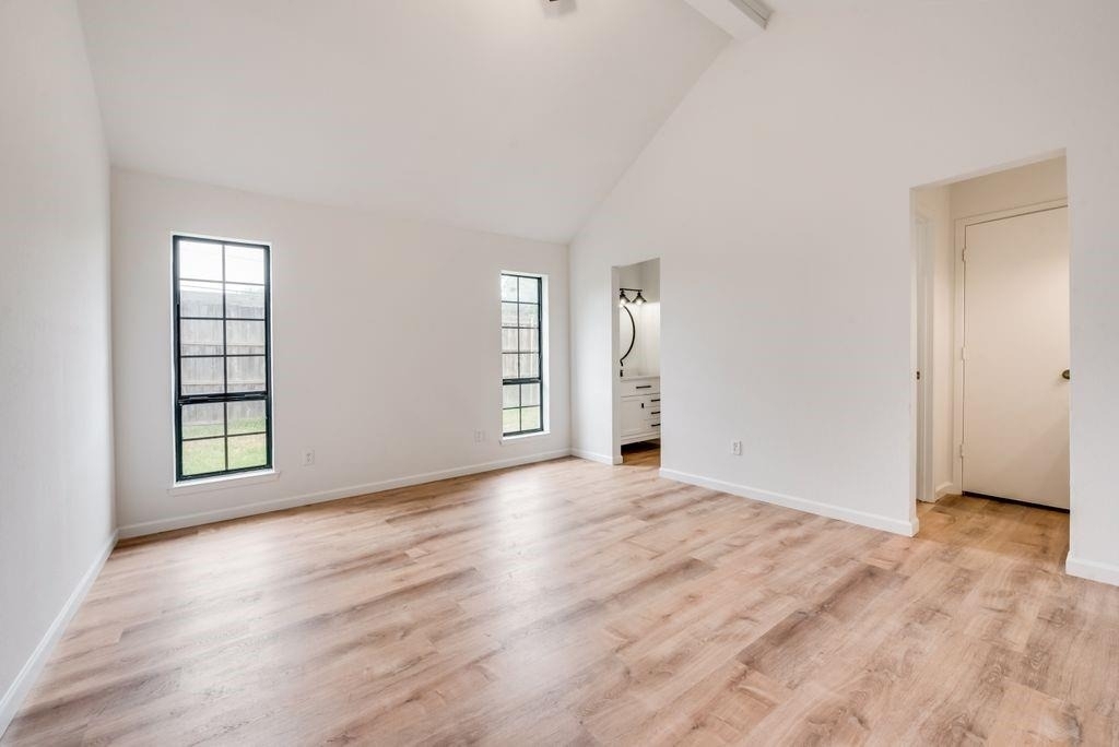 8880 Woodstream Drive - Photo 4
