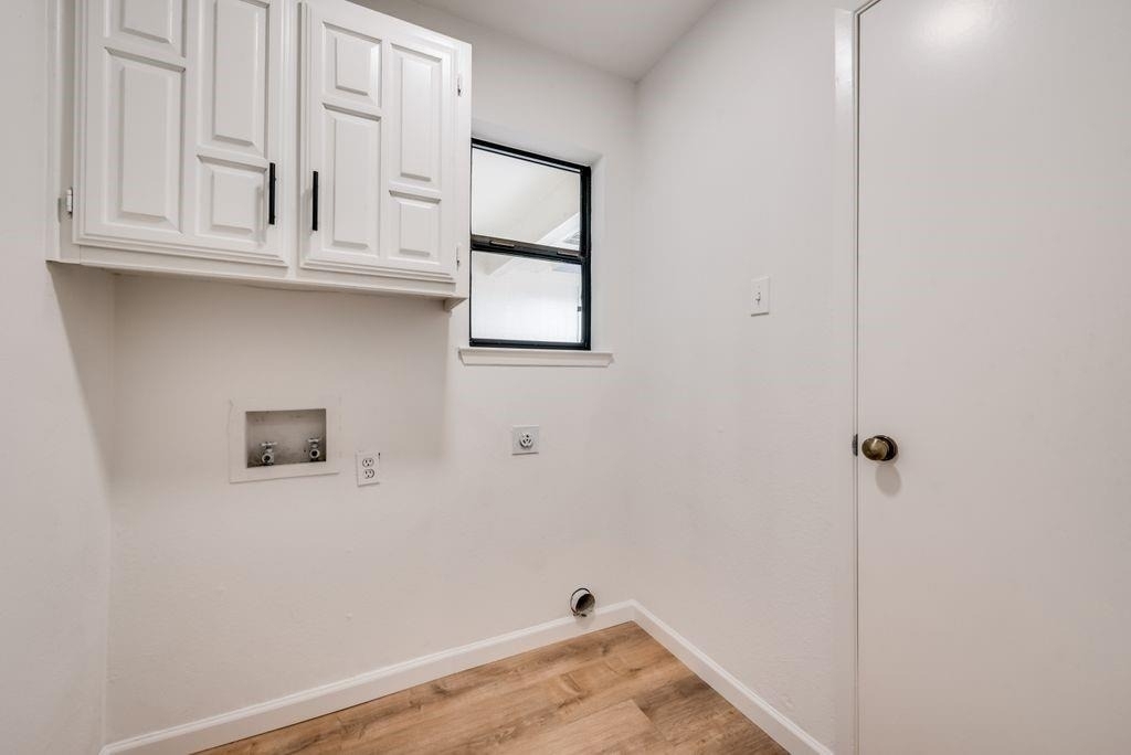 8880 Woodstream Drive - Photo 14