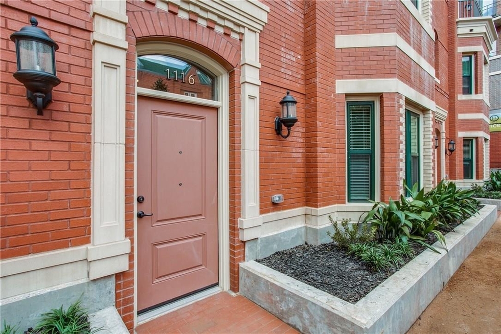 2525 State Street - Photo 2