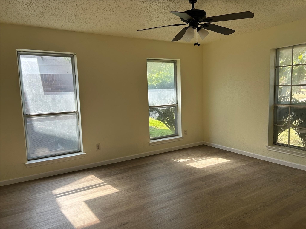 2302 Phoenix Drive - Photo 6