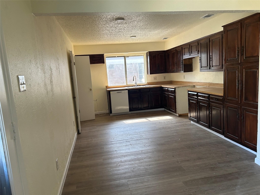 2302 Phoenix Drive - Photo 9