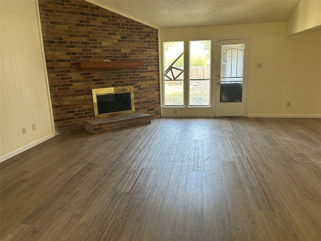 2302 Phoenix Drive - Photo 2