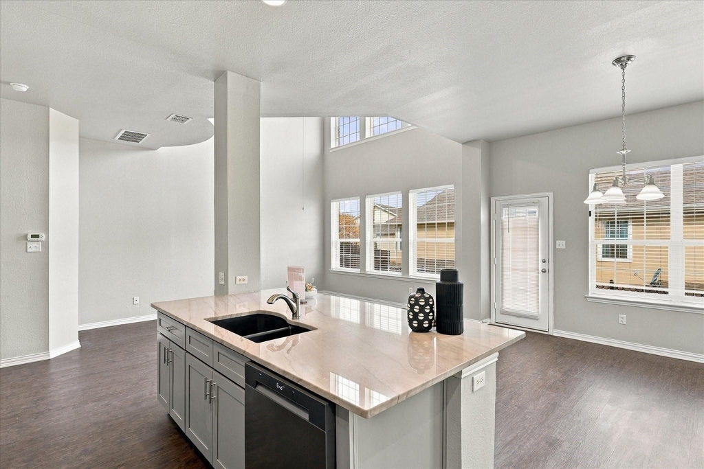 4018 Milan Drive - Photo 5