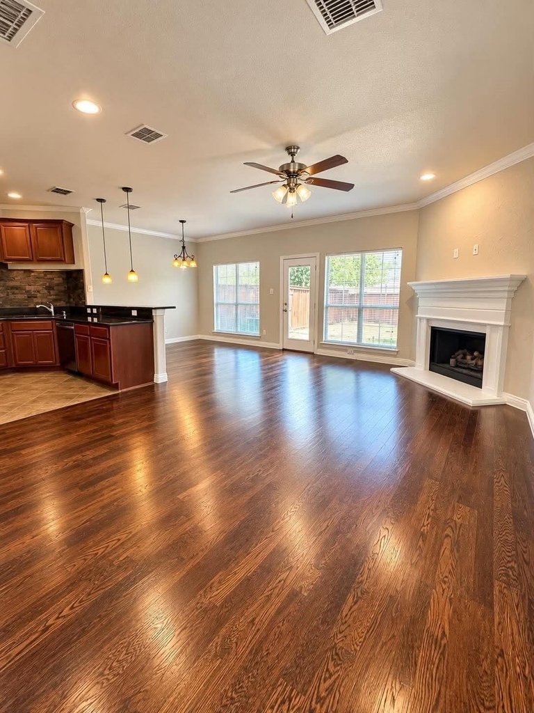 1216 Plaza Way - Photo 5