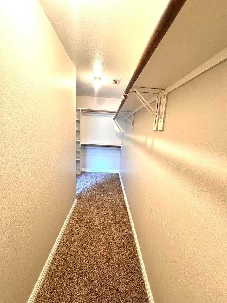 1216 Plaza Way - Photo 18