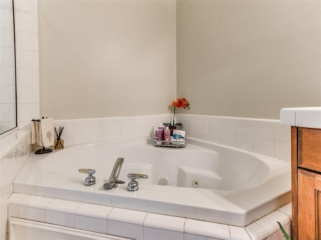 15524 Swallowtail Road - Photo 18