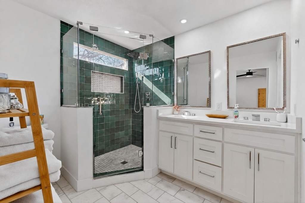 5911 E Grand Avenue - Photo 4