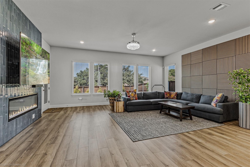 2209 Sunset Boulevard - Photo 8