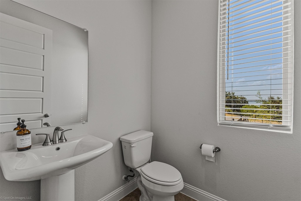 2209 Sunset Boulevard - Photo 21
