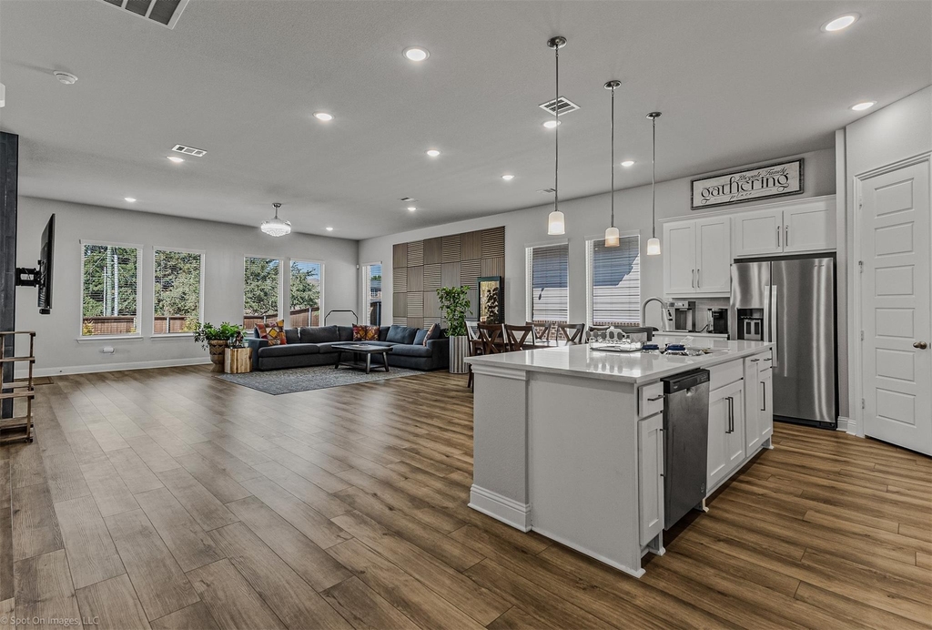 2209 Sunset Boulevard - Photo 7