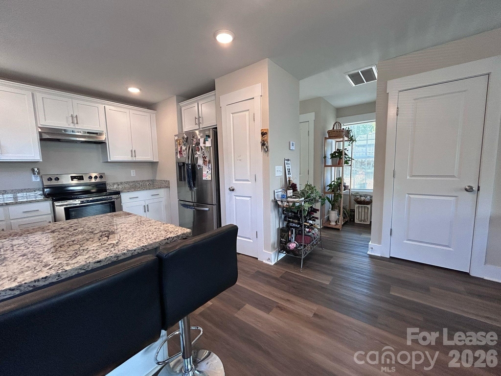606 E Carpenter Street - Photo 3