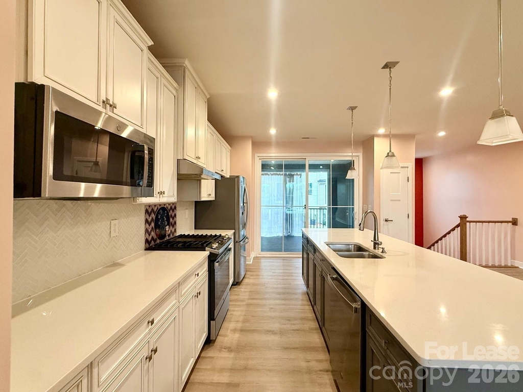 928 Portrush Lane - Photo 3