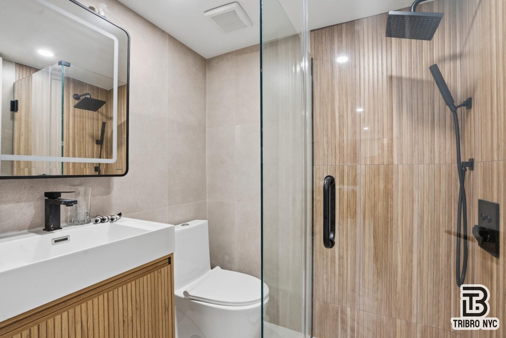 92 Manhattan Avenue - Photo 6