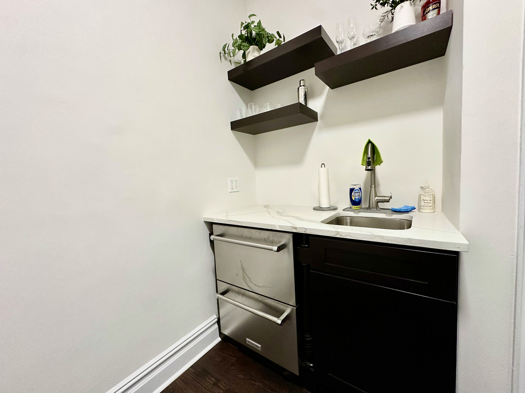 226 West 4th Street - Photo 6