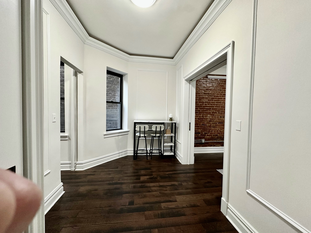 226 West 4th Street - Photo 12