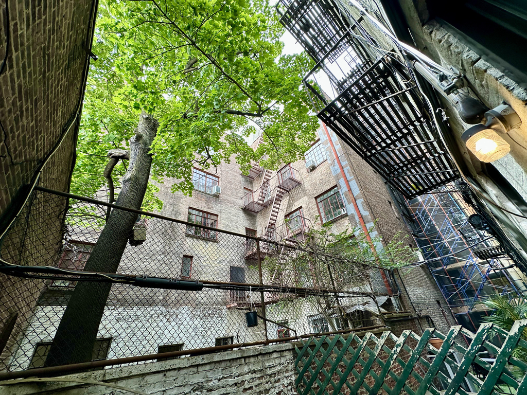 226 West 4th Street - Photo 15