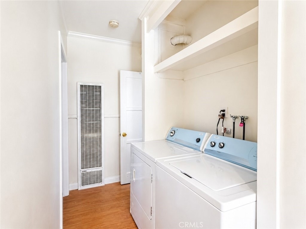 889 N Oakland - Photo 9