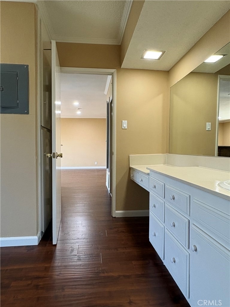 400 N Acacia - Photo 19