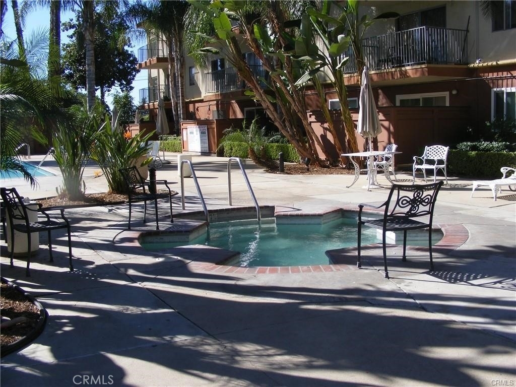 400 N Acacia - Photo 4
