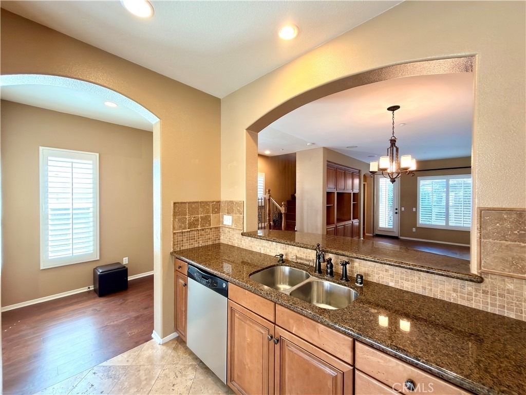 4140 Garvey Way - Photo 7