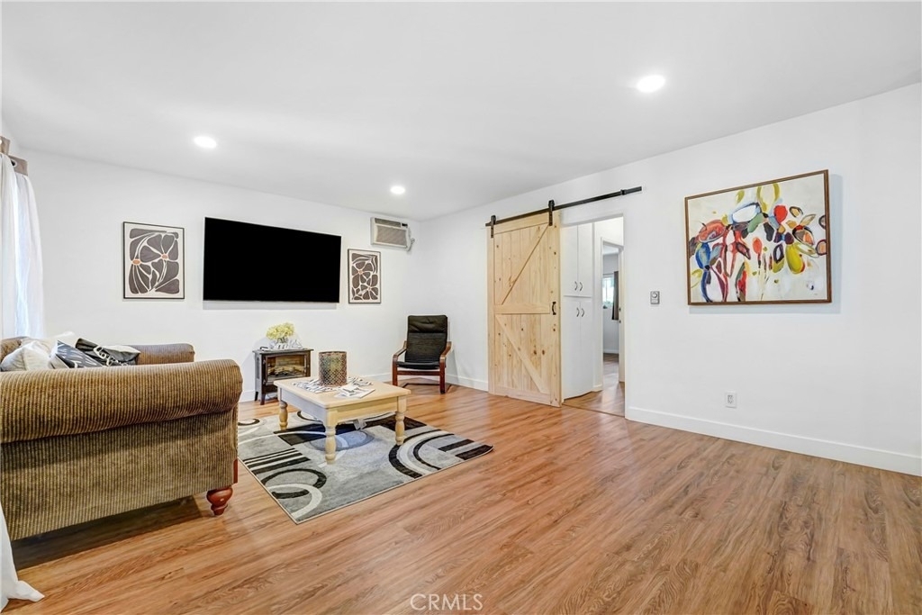 5232 Corteen Place - Photo 4