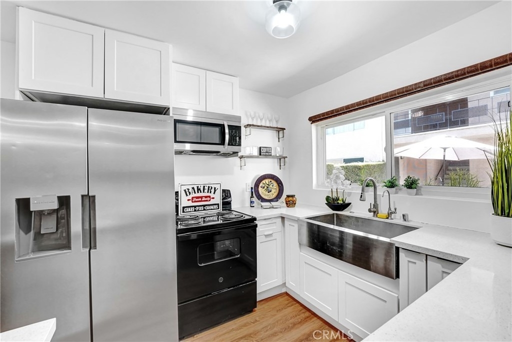 5232 Corteen Place - Photo 7