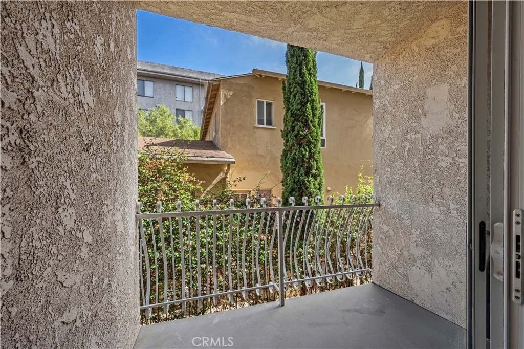 10668 Eastborne Avenue - Photo 10