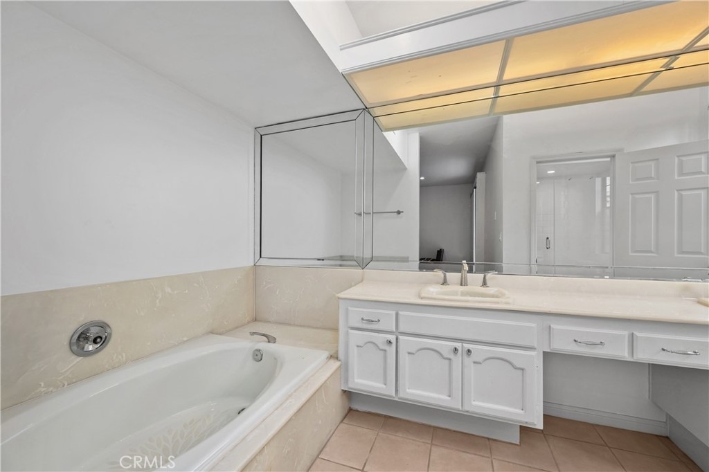 10668 Eastborne Avenue - Photo 9