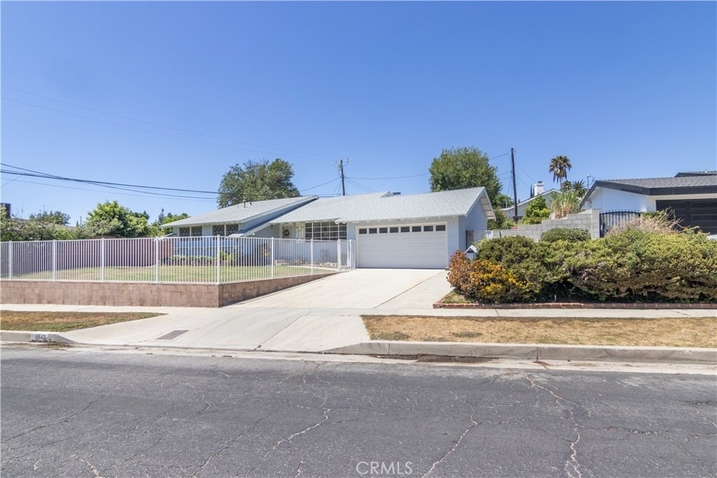 11543 Swinton - Photo 0