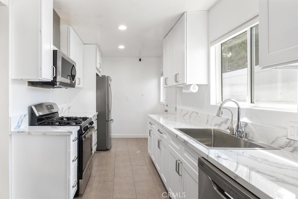 5857 Willis Avenue - Photo 9