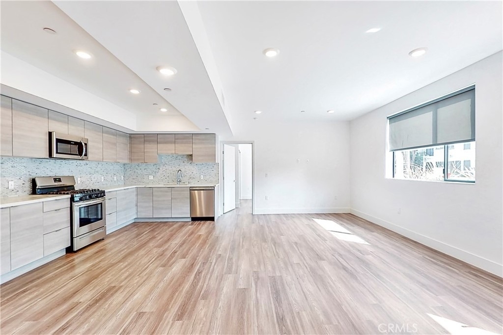 1482 S Sherbourne Drive - Photo 5