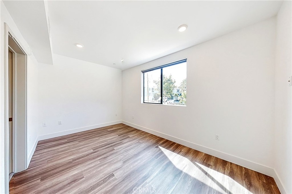 1482 S Sherbourne Drive - Photo 5