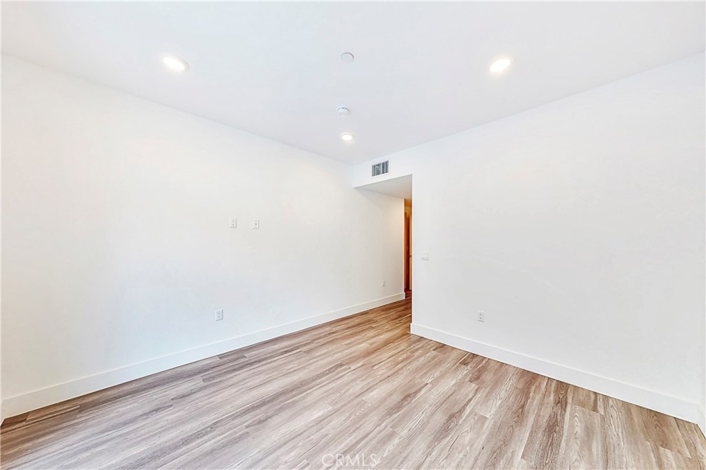 1482 S Sherbourne Drive - Photo 8