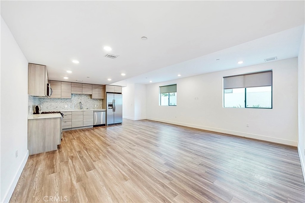 1482 S Sherbourne Drive - Photo 2