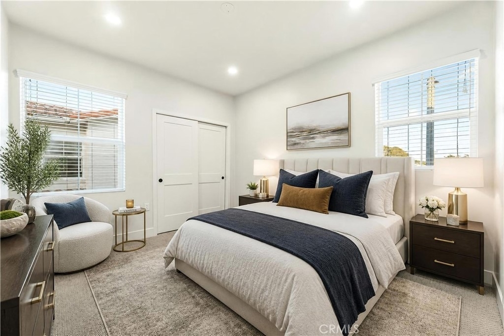2043 Lincoln Avenue - Photo 9