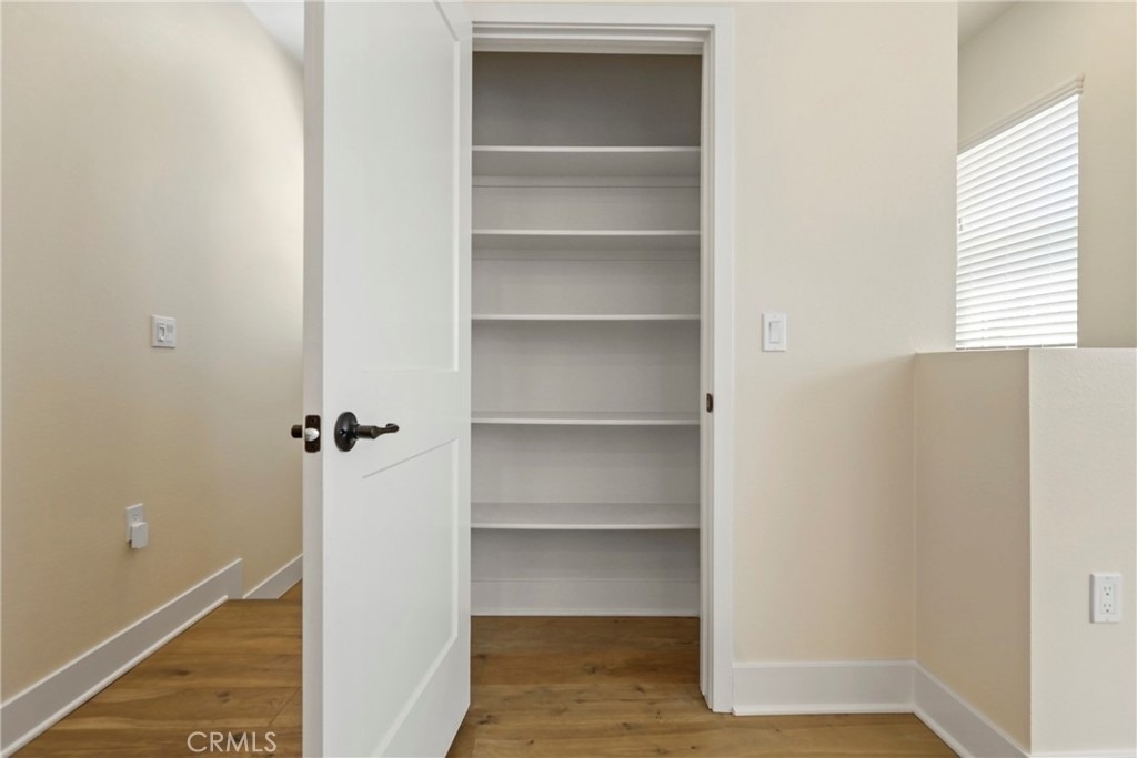 2043 Lincoln Avenue - Photo 4