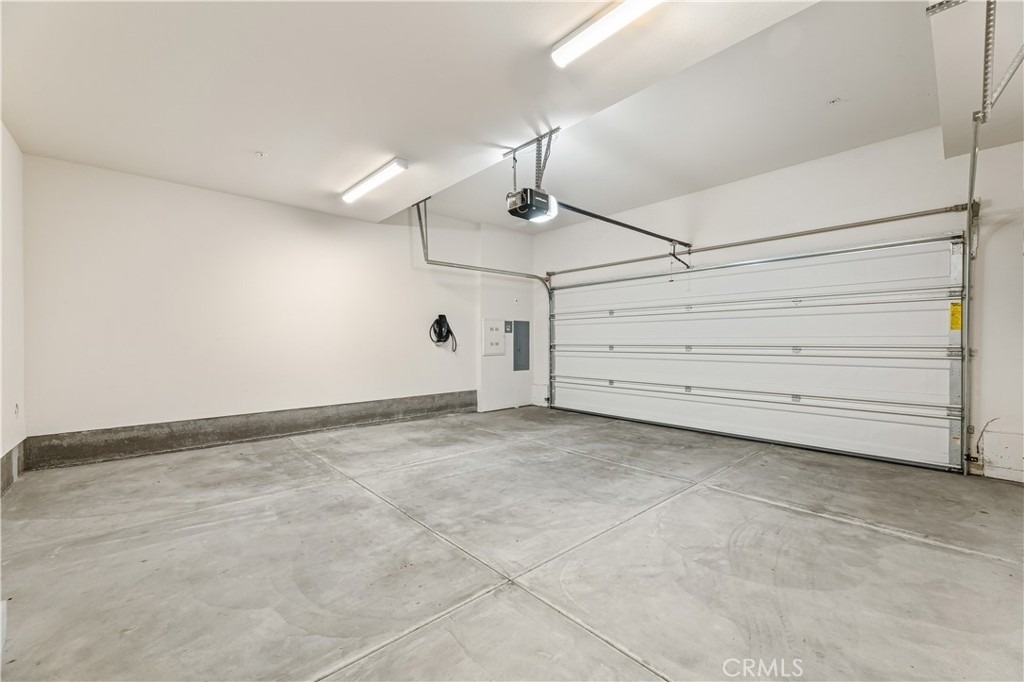 2043 Lincoln Avenue - Photo 12
