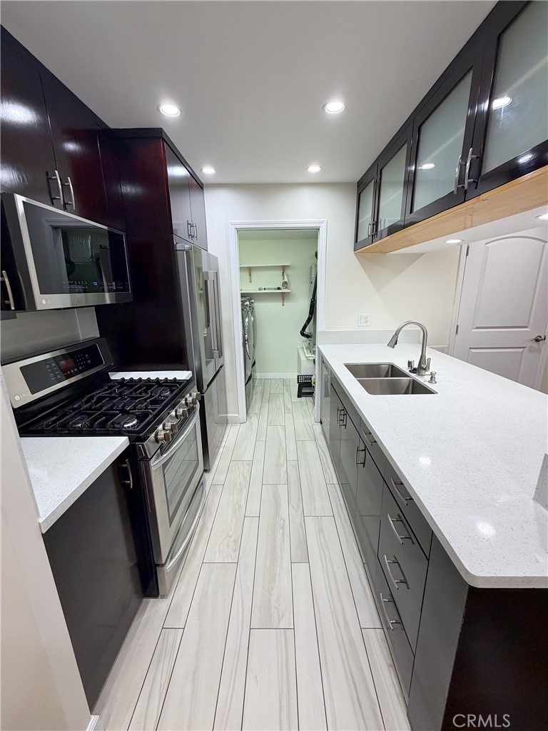 6665 Franklin Avenue - Photo 5