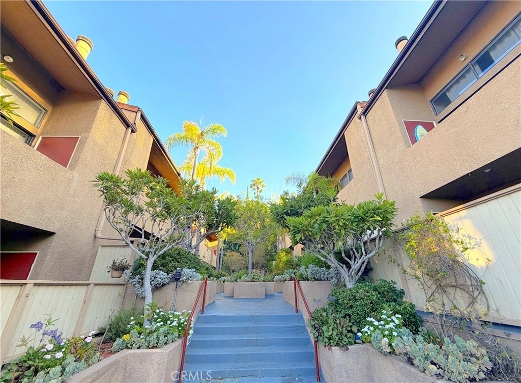 6665 Franklin Avenue - Photo 27