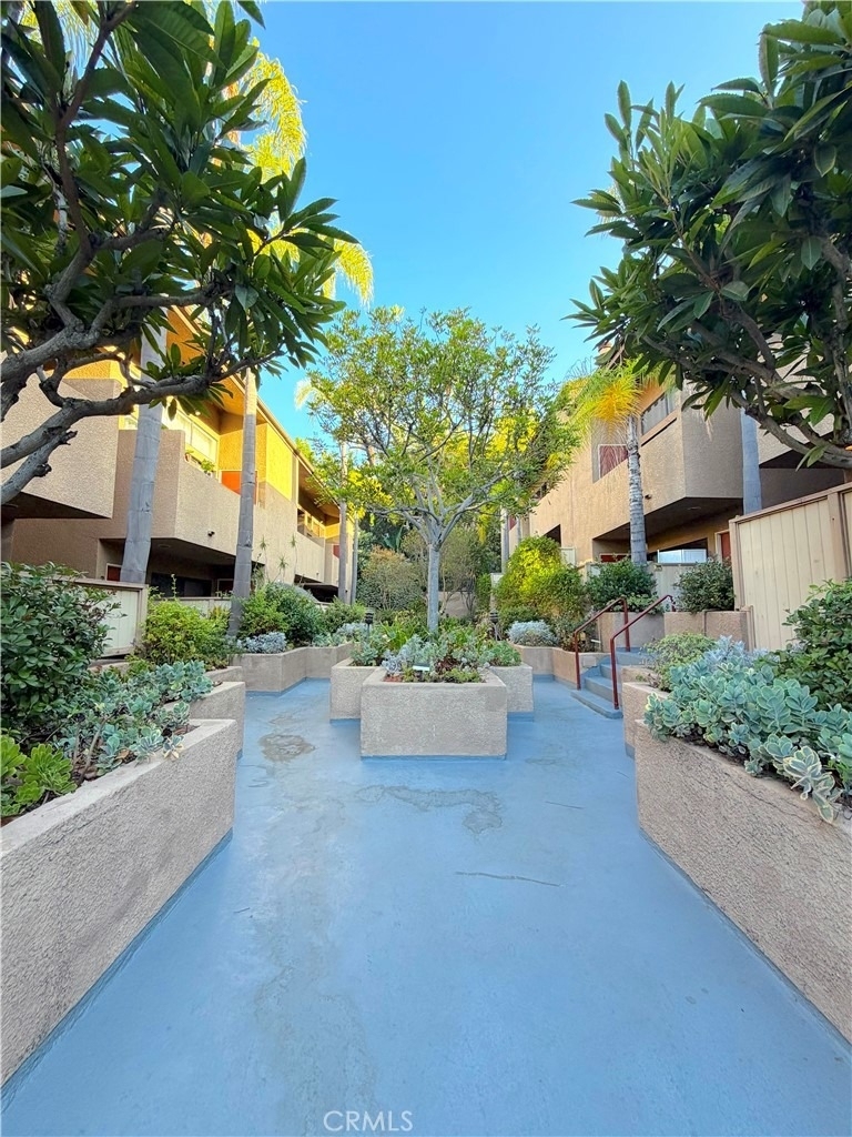 6665 Franklin Avenue - Photo 26