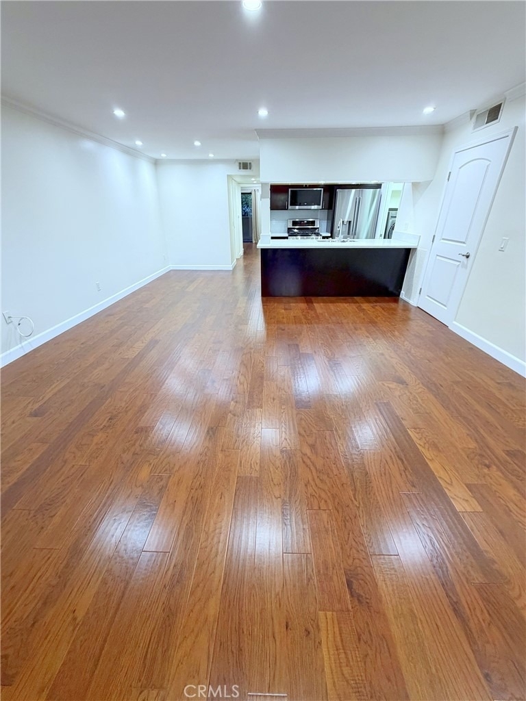 6665 Franklin Avenue - Photo 3