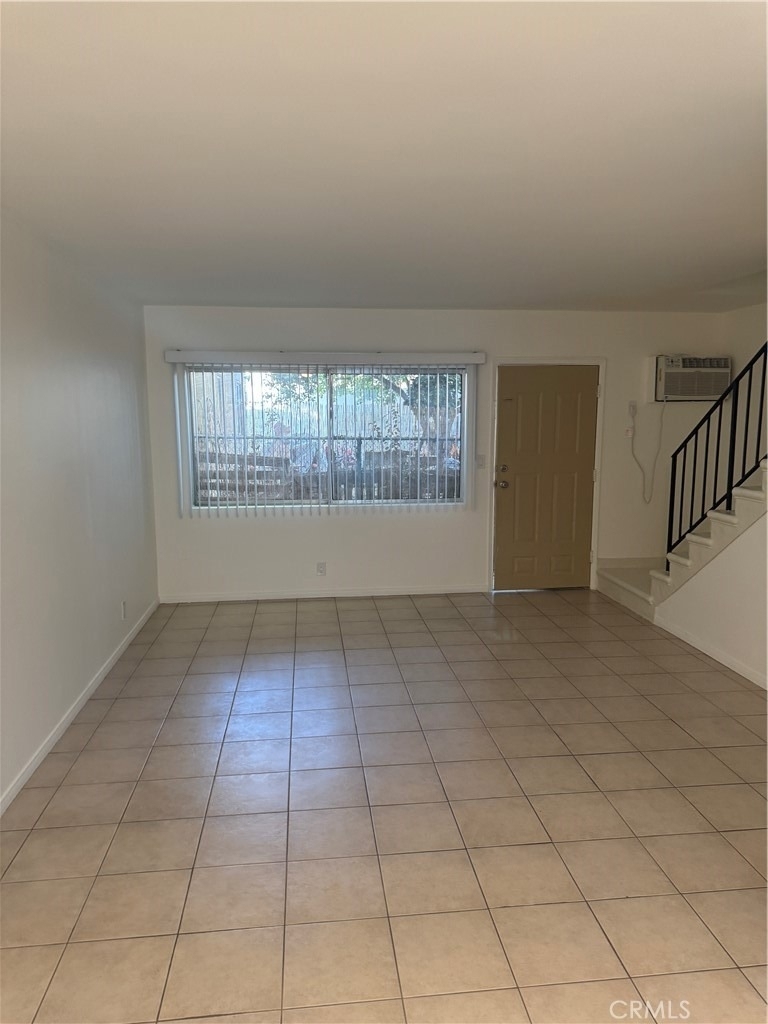 1164 Irving Avenue - Photo 2