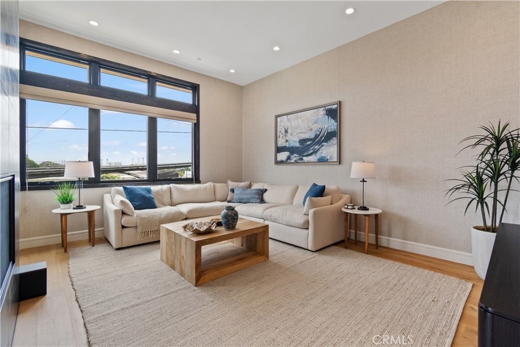 802 Bard Street - Photo 8
