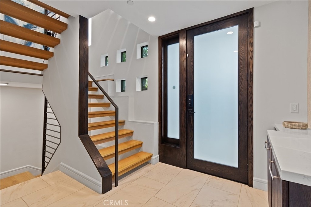 802 Bard Street - Photo 11
