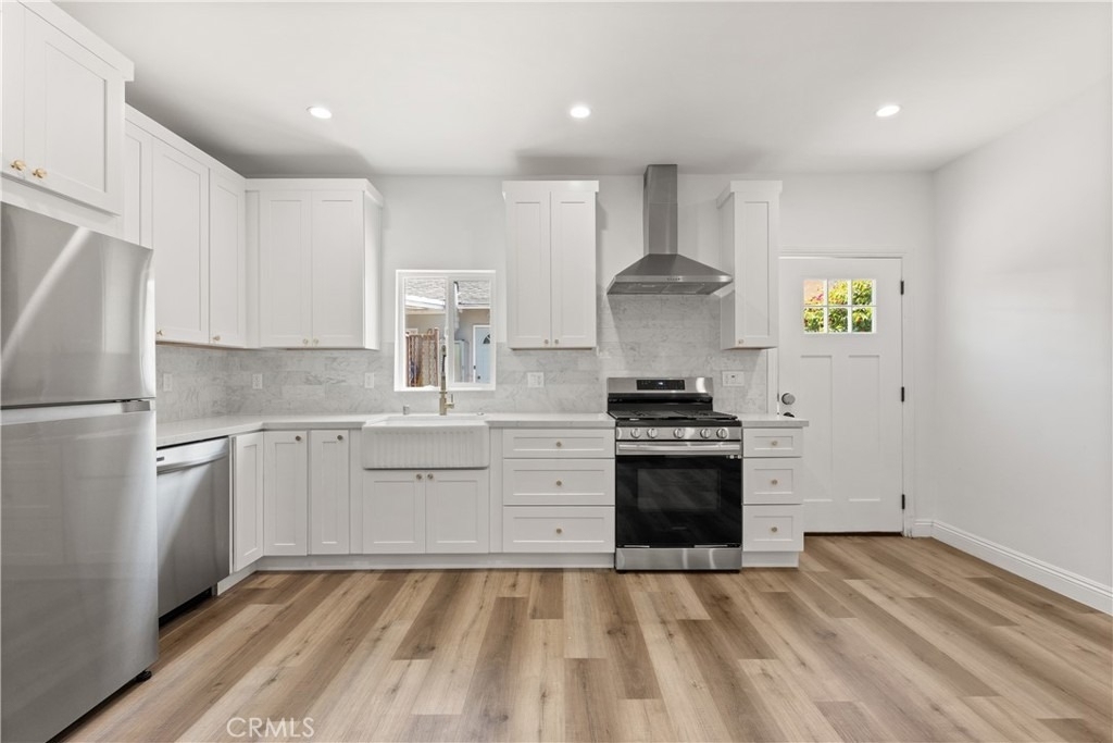 8017 Airlane Avenue - Photo 4