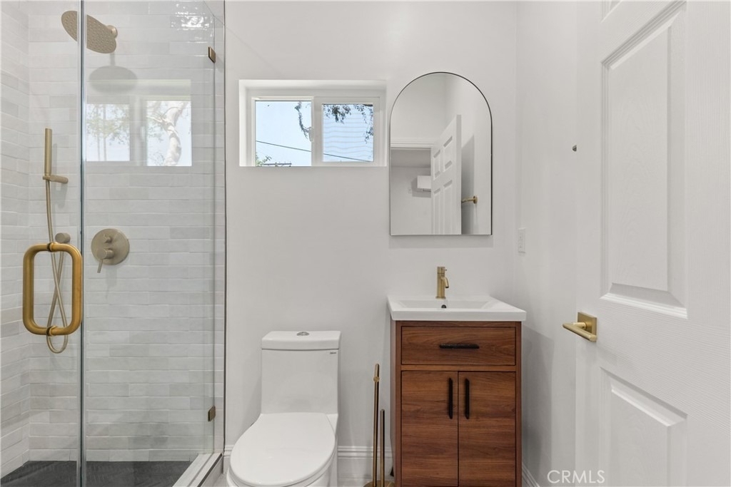 8017 Airlane Avenue - Photo 6
